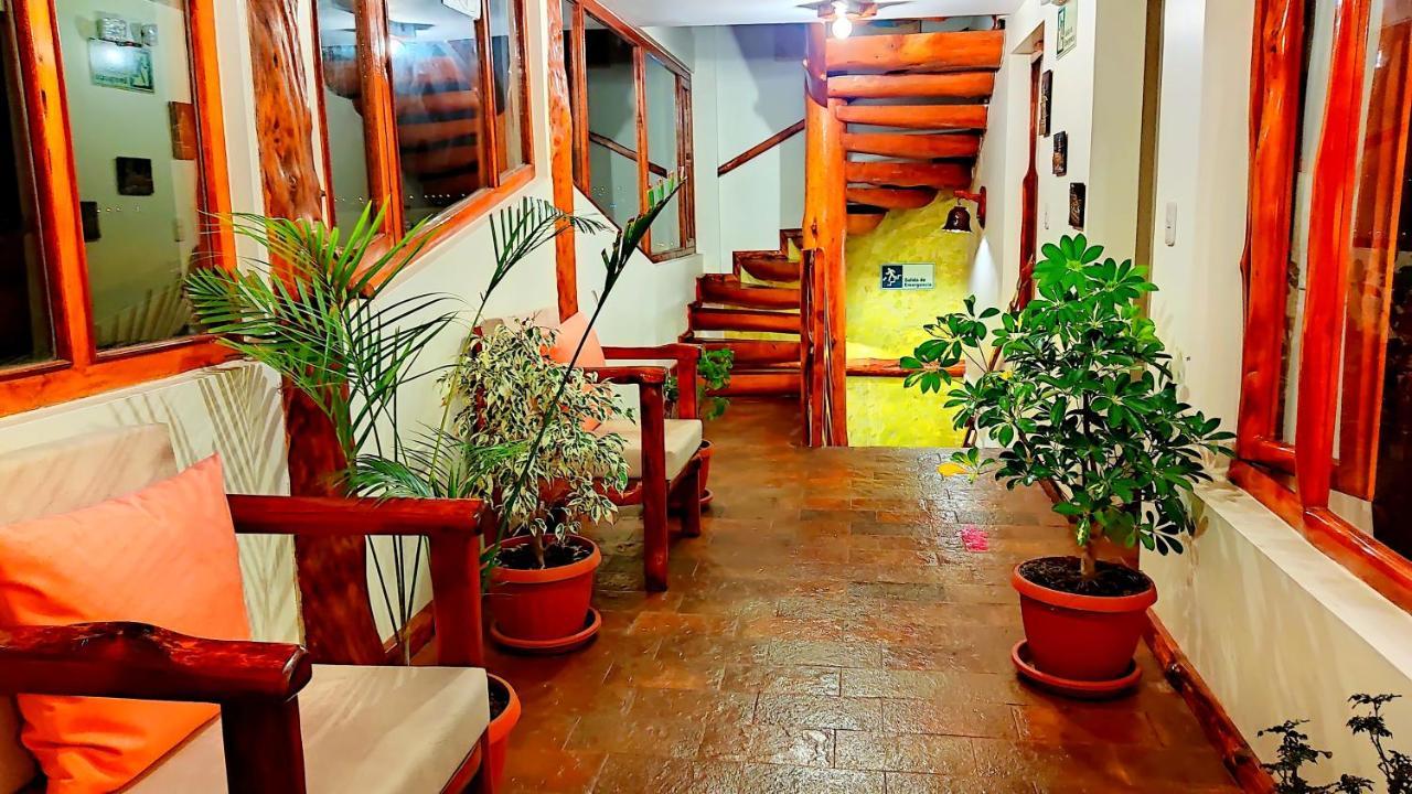 Hotel Maderanegra By Huasicama Latacunga Esterno foto